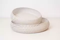 Imagen de BANDEJA METALICA "SAMY" BLANCA DECO "L"