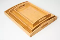 BANDEJA DE BAMBOO "VALSEN BOMBEE" CON MANIJAS LATERALES "M" en internet