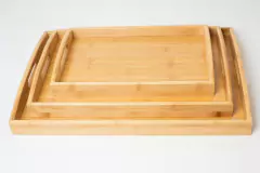 BANDEJA DE BAMBOO "VALSEN BOMBEE" CON MANIJAS LATERALES "M" - comprar online