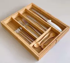 Imagen de ORGANIZADOR / CUBIERTERO "VALSEN" DE BAMBOO EXTENSIBLE