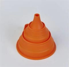 Imagen de EMBUDO PLEGABLE DE SILICONA “BUDDY” GRANDE