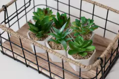 MACETA HEXAGONAL "SUCULENTA" BLANCA CON PLANTA ARTIFICIAL