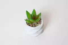 MACETA ROMBOS "SUCULENTA" BLANCA CON PLANTA ARTIFICIAL