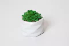 MACETA ROMBOS "SUCULENTA" BLANCA CON PLANTA ARTIFICIAL - comprar online