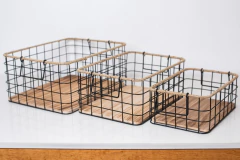 CANASTO “FOLK” DE METAL “M” CON BASE DE MADERA