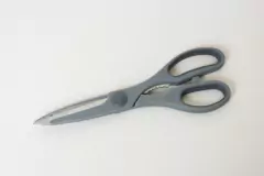 TIJERA MULTIUSO PARA COCINA en internet