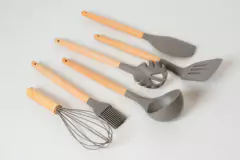 PINCEL DE SILICONA "BOTTI" GRIS CON MANGO DE MADERA 24 X 4 CM - tienda online