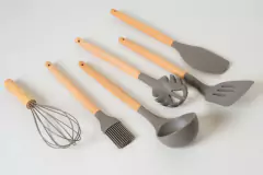 Imagen de PINCEL DE SILICONA "BOTTI" GRIS CON MANGO DE MADERA 24 X 4 CM