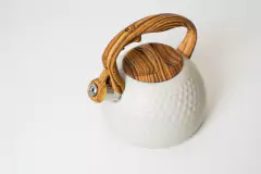 PAVA DE ACERO INOXIDABLE " BATI" MANGO SIMIL MADERA 3 L en internet