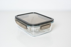 CONTENEDOR HERMETICO "CUCINA" DE VIDRIO "M" CON TAPA PLASTICA GRIS HUMO