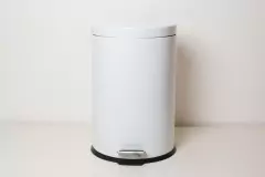 CESTO DE RESIDUO "TOOTSY" METALICO BLANCO 20 L CIERRE SILENCIOSO - tienda online