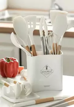 ESPATULA REPOSTERA DE SILICONA "CELINE" CURVA CON MANGO DE MADERA 34 CM - tienda online