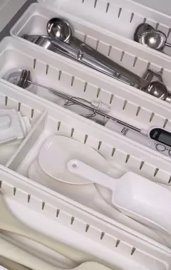 ORGANIZADOR "KUMI" ANGOSTO BLANCO