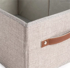 Imagen de CAJA PLEGABLE "REMI" DE TELA "M" CON MANIJA DE CUERO