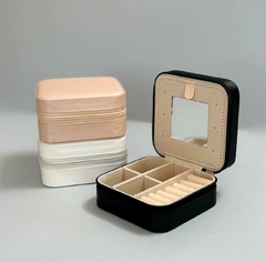 ALHAJERO "CAMELIA SQUARE MINI" CUERO ECOLOGICO CON ESPEJO - comprar online