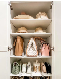 SEPARADOR DE ESTANTES “SUSAN” ACRÍLICO CON SOPORTE MULTIUSO / PLACARD