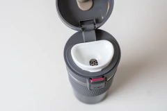 Imagen de VASO TERMICO CON AGARRE ANTIDESLIZANTE CON INFUSOR