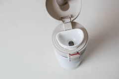 VASO TERMICO CON AGARRE ANTIDESLIZANTE CON INFUSOR - tienda online