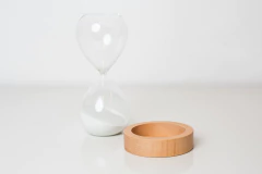 RELOJ DE ARENA CON BASE DE BAMBOO en internet