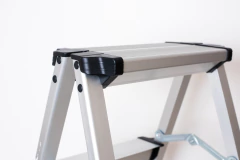 ESCALERA DE ALUMINIO "BANQUITO" 3 ESCALONES - Marian Todo Organizado