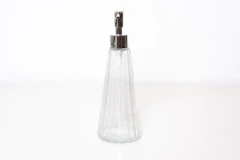 DISPENSER DE JABON LIQUIDO "RAYAS" DE VIDRIO CON PICO PLATEADO - tienda online