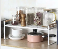 ESTANTE "ZIKKE" DE METAL CON MANIJAS DE MADERA "M" - Marian Todo Organizado