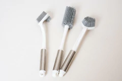 Imagen de CEPILLO SILICONA GRIS CON MANGO ACERO COCINA/LAVADERO #1