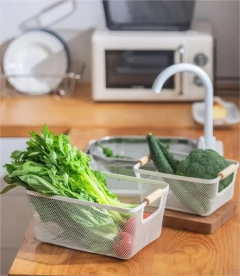 CANASTO DE METAL "TRACY" "S" CON MANIJAS DE MADERA - tienda online