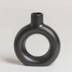 FLORERO "SASHA" DE CERAMICA "S" en internet