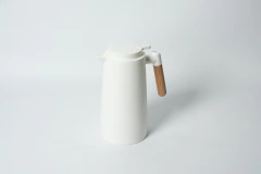 JARRA TERMICA "FELICIA" CON ASA DE MADERA en internet