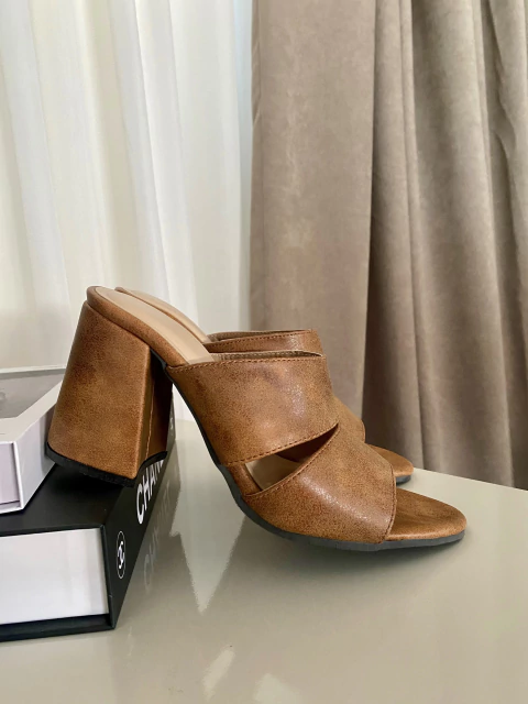 VALQUIRIA - marrón - comprar online