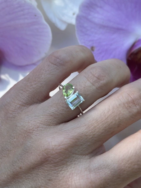 Anel Topázio Azul & Peridoto - comprar online