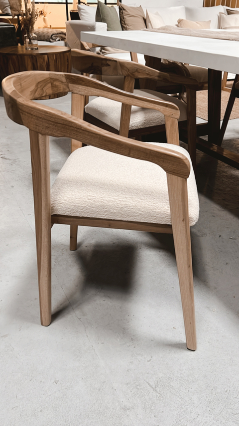 SILLA CURVA PETERIBI Y BOUCLE