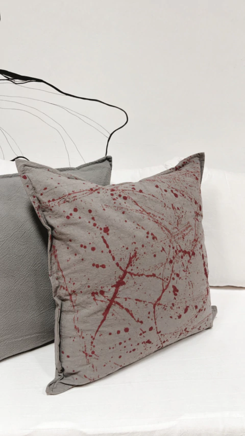 ALMOHADON GRIS PINTADO