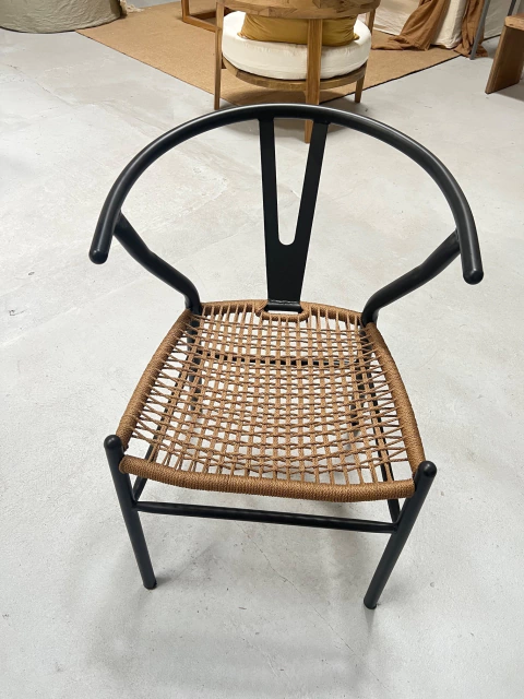 SILLA WISHBONE. APTA EXTERIOR