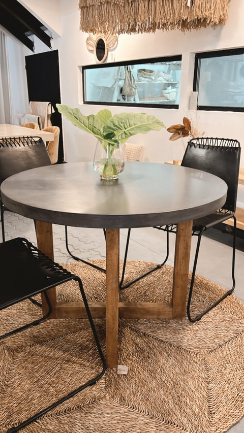 MESA DE CONCRETO Y MADERA