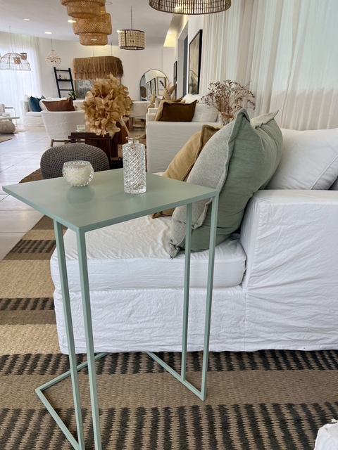 MESA DE ARRIME CUADRADA
