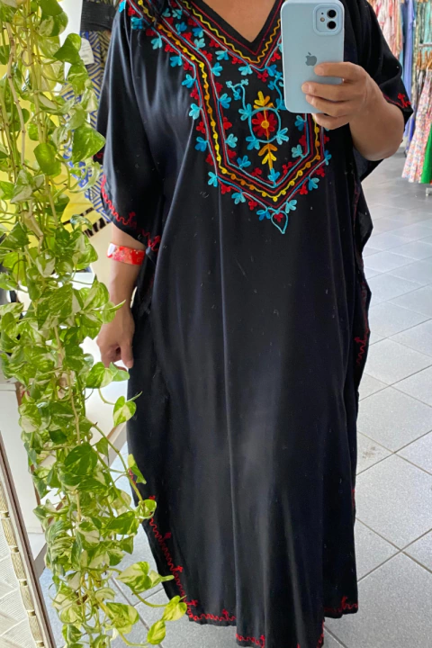 KAFTAN LONGA COM BORDADO FRONTAL