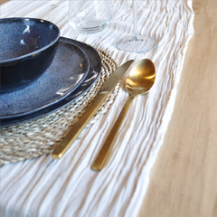 Set de cubiertos dorados