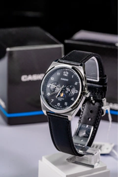 Reloj Casio MTP-M300L-1AV para Hombre - Diseño Clásico con Fases Lunares en internet