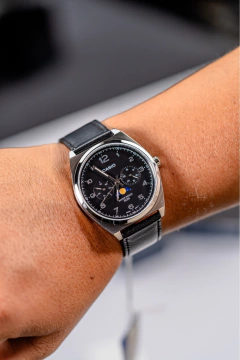 Reloj Casio MTP-M300L-1AV para Hombre - Diseño Clásico con Fases Lunares