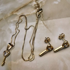 Conjunto Cadena + Dije + Aretes en llaves Oro laminado 18k