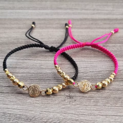 PULSERAS PARA PAREJAS CON DIJE SAN BENITO Y BALINES EN ORO LAMINADO 18K
