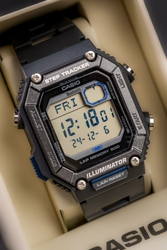 Imagen de Reloj Casio WS-B1000-1AV - Compacto, con Conectividad Bluetooth y Contador de Pasos para un Estilo de Vida Activo