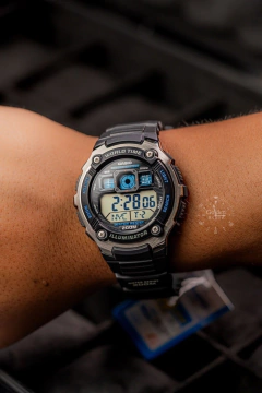 Reloj Casio AE-2000W-1AV - comprar online