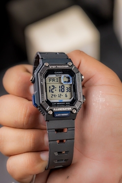 Reloj Casio WS-B1000-1AV - Compacto, con Conectividad Bluetooth y Contador de Pasos para un Estilo de Vida Activo