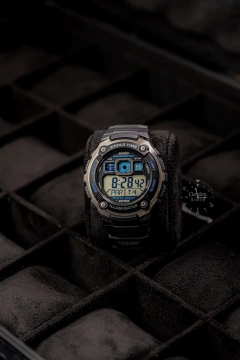 Reloj Casio AE-2000W-1AV - GOLDEN STORE