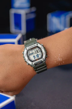 Reloj Casio MWD-110H-3AV en internet