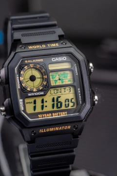 Reloj Casio AE-1200WH-1BV en internet
