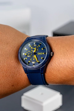 Reloj Q&Q A28A-503VY - Estilo Deportivo en internet